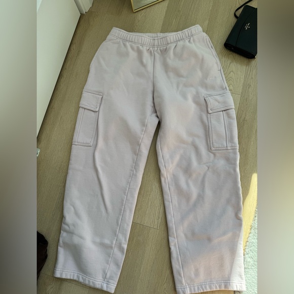 Aritzia Mega Cargo Sweatpants- sugar plum - Picture 2 of 7